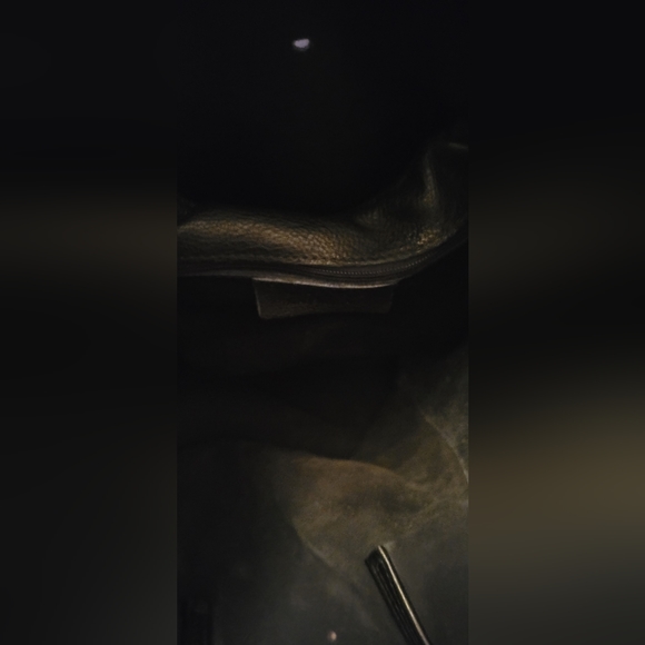 Pebbled black leather unlined tote bag with zippered inner pouch - Picture 4 of 4